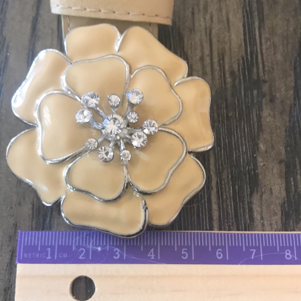 Flower Rhinestone Flower Belt - Picture 5 of 5